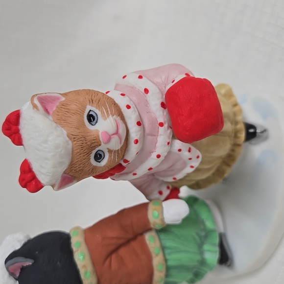 Altered Kitty Cucumber VTG Christmas Winter Decor 1992 Porcelain Ice Skaters - Picture 8 of 15